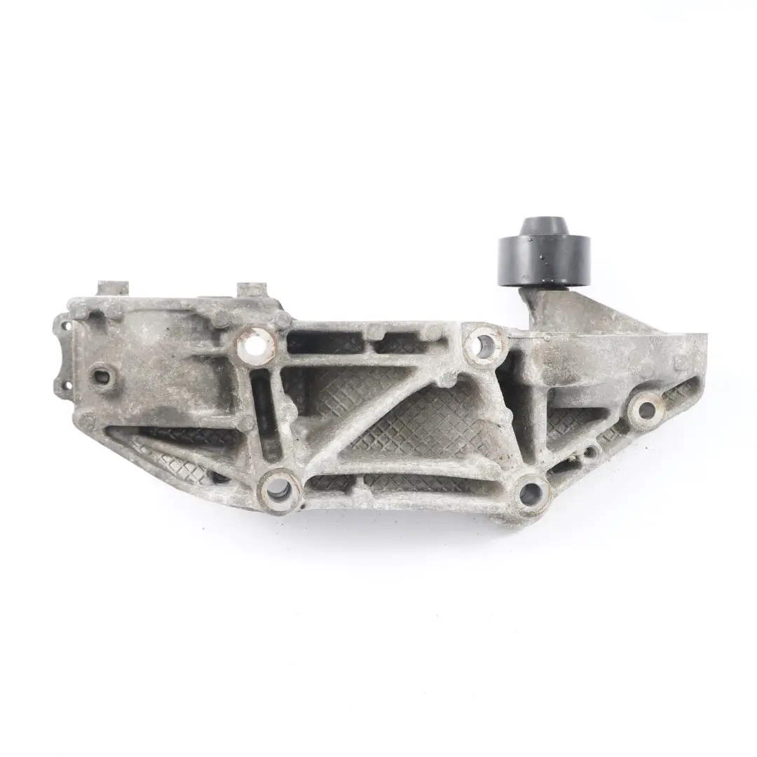 Renault Trafic II Opel Vivaro A 2.0 DCI Alternator Bracket Mount - SKU 8200527320 - Part number 8200527320