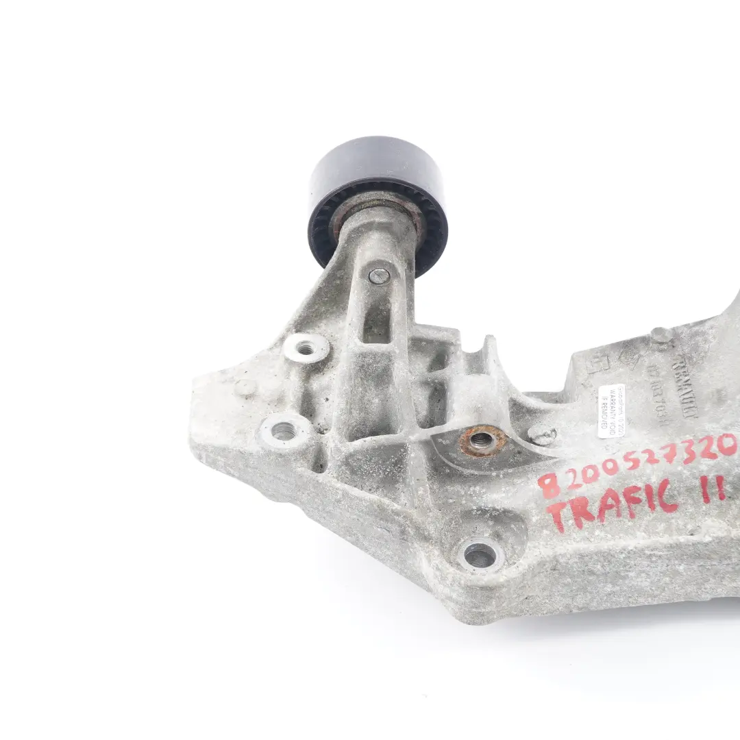 Soporte del alternador para Renault Trafic II Opel Vivaro A 2.0 DCI con número de pieza 8200527320 Renault Trafic II Opel Vivaro A 2.0 DCI Soporte del alternador - SKU 8200527320 - Número de pieza 8200527320