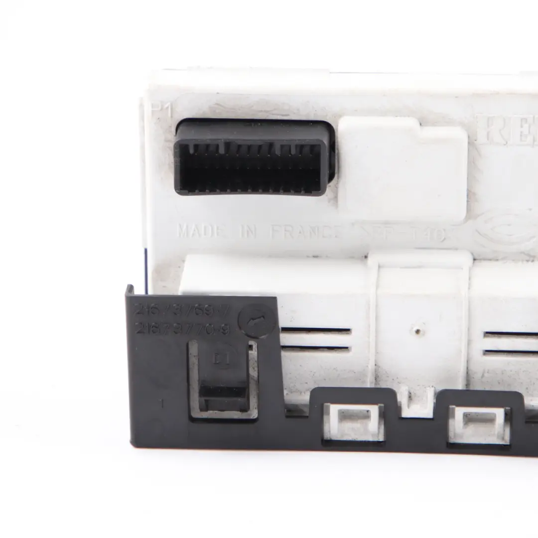 Display Screen Multifunction Unit Dashboard to Renault Trafic II with Part number 8200584888 Renault Trafic II Display Screen Multifunction Unit Dashboard - SKU 8200584888 - Part number 8200584888