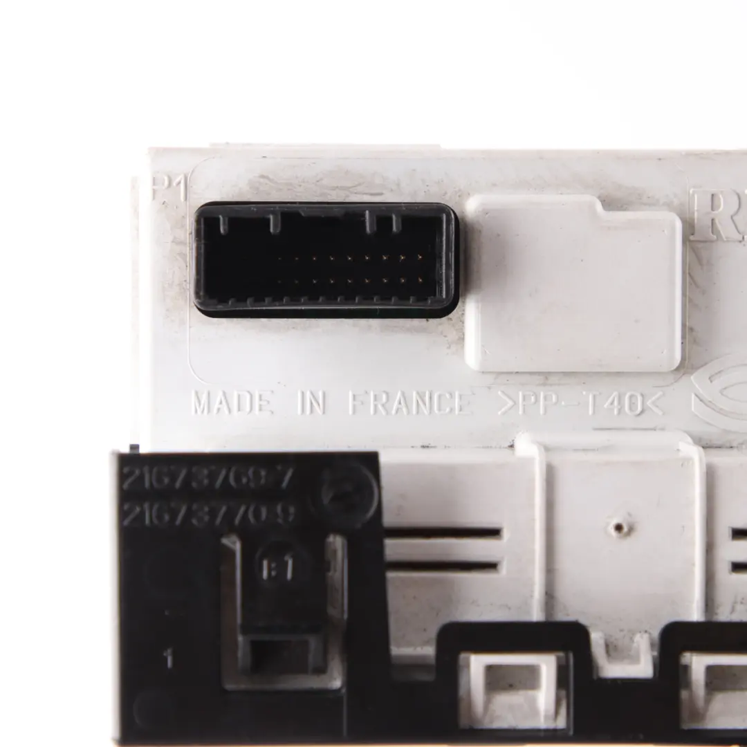 Renault Trafic II Display Screen Multifunction Unit Dashboard - SKU 8200584888 - Part number 8200584888