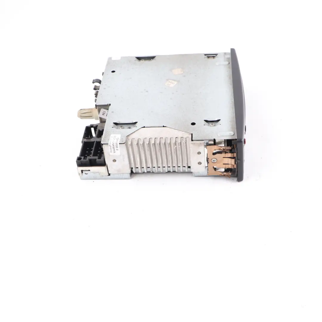 Radio Player Renault Trafic III Vauxhall Vivaro B Audio Head Unit to with Part number 8200585305B Radio Player Renault Trafic III Vauxhall Vivaro B Audio Head Unit - SKU 8200585305 - Part number 8200585305B