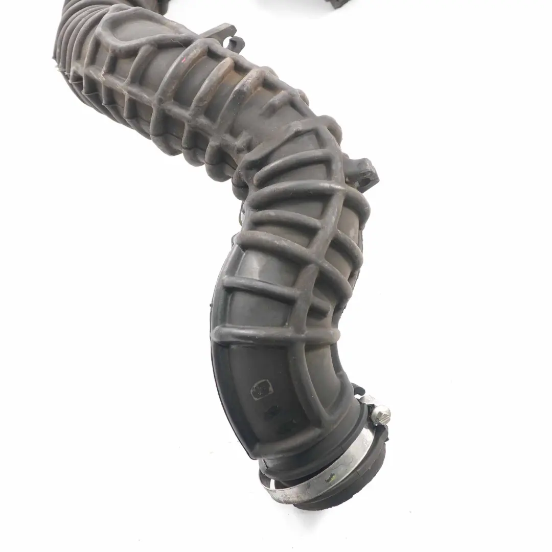 Tuyau d'admission d'air Turbo pour Renault Trafic II Opel Vivaro A 2.0 DCI à propos du numéro de pièce 8200607746 Renault Trafic II Opel Vivaro A 2.0 DCI Tuyau d'admission d'air Turbo - SKU 8200607746 - Numéro de pièce 8200607746