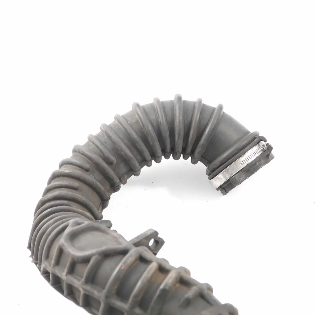 Tuyau d'admission d'air Turbo pour Renault Trafic II Opel Vivaro A 2.0 DCI à propos du numéro de pièce 8200607746 Renault Trafic II Opel Vivaro A 2.0 DCI Tuyau d'admission d'air Turbo - SKU 8200607746 - Numéro de pièce 8200607746