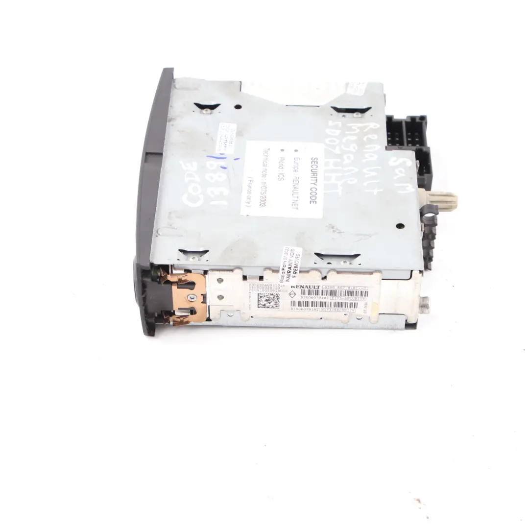 Radio Audio Player Stereo Head Unit to Renault Megane CD with Part number 8200607918 Renault Megane CD Radio Audio Player Stereo Head Unit - SKU 8200607918 - Part number 8200607918