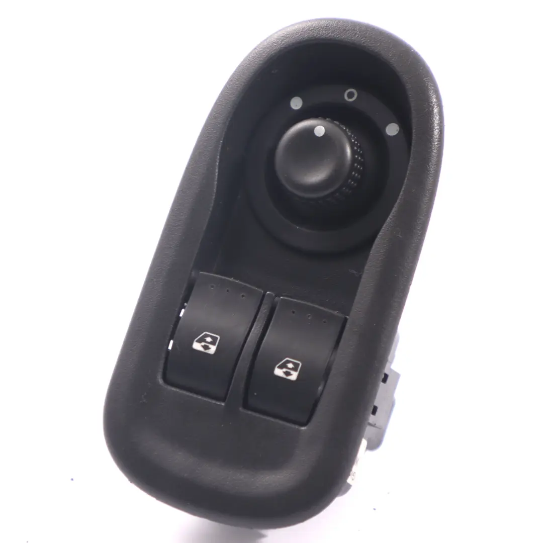 Interrupteur lève-vitre rétroviseur côté conducteur pour Renault Master 3 à propos du numéro de pièce 8200637849 Renault Master 3 Interrupteur lève-vitre rétroviseur côté conducteur - SKU 8200637849 - Numéro de pièce 8200637849
