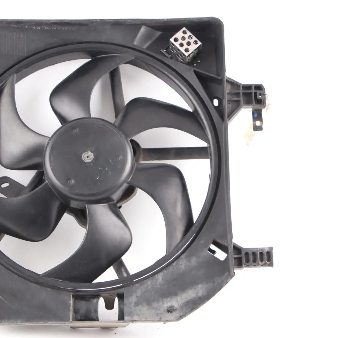 Cooling Fan Radiator Shroud Motor Unit to Renault Trafic II Engine with Part number 8200662039 Renault Trafic II Engine Cooling Fan Radiator Shroud Motor Unit - SKU 8200662039 - Part number 8200662039