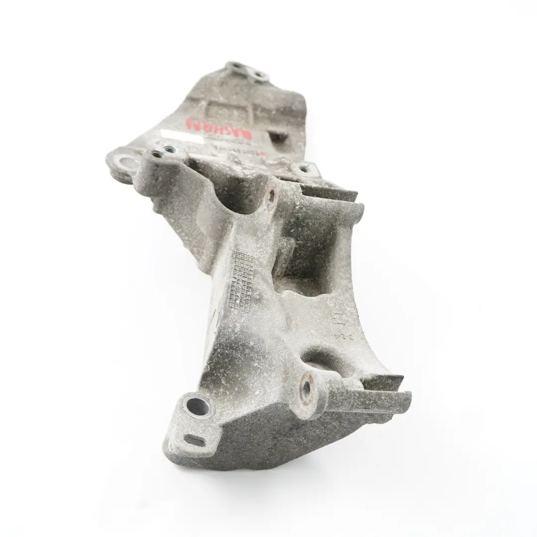 Alternator A/C Compressor Support Bracket to Nissan Qashqai 1.5 dCi with Part number 8200669495 Nissan Qashqai 1.5 dCi Alternator A/C Compressor Support Bracket - SKU 8200669495 - Part number 8200669495