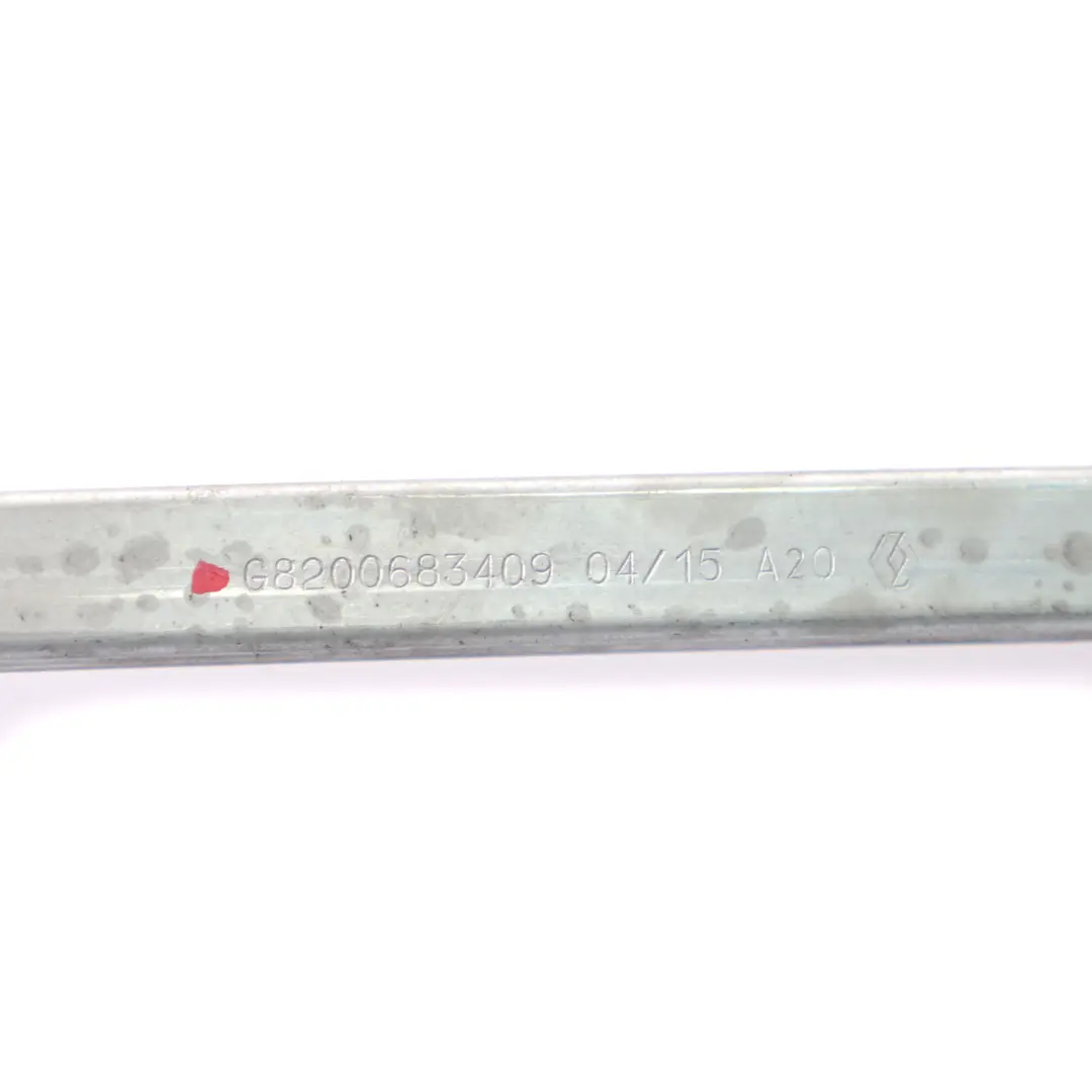 Bande de guidage de fenêtre Avant gauche pour Renault Master III à propos du numéro de pièce 8200683409 Renault Master III Bande de guidage de fenêtre Avant gauche - SKU 8200683409 - Numéro de pièce 8200683409