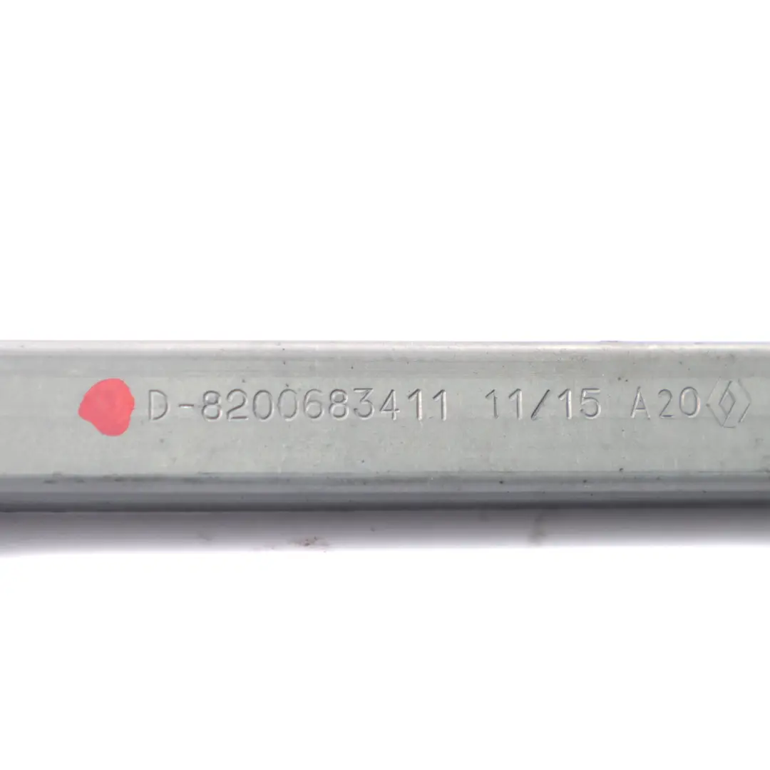 Window Guide Strip Front Right O/S Door Rail Strip to Renault Master III with Part number 8200683411 Renault Master III Window Guide Strip Front Right O/S Door Rail Strip - SKU 8200683411 - Part number 8200683411