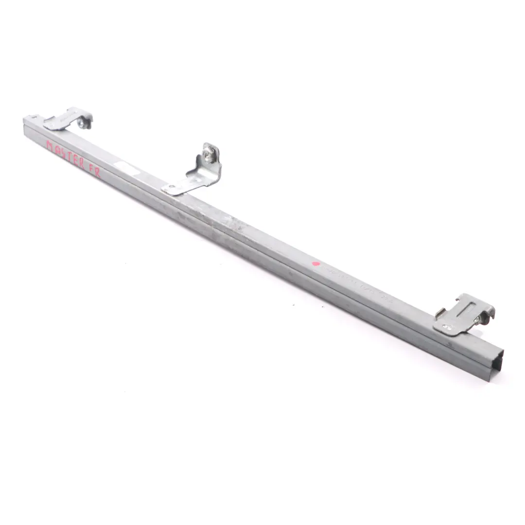 Tira de Guía de Ventana Delantera Derecha Tira para Renault Master III con número de pieza 8200683411 Renault Master III Tira de Guía de Ventana Delantera Derecha Tira - SKU 8200683411 - Número de pieza 8200683411