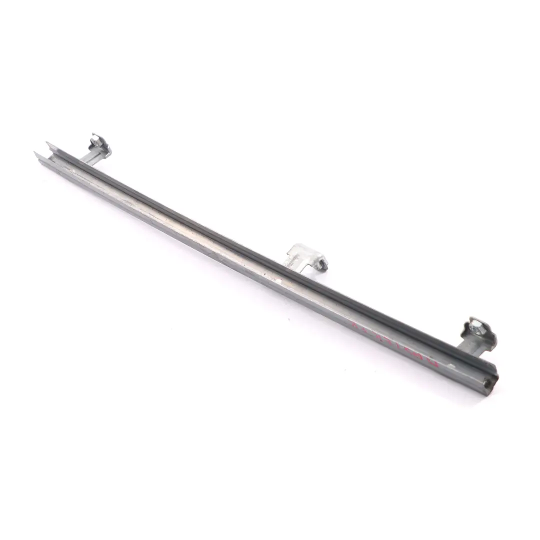 Renault Master III Bande de guidage de fenêtre Avant droite - SKU 8200683411 - Numéro de pièce 8200683411