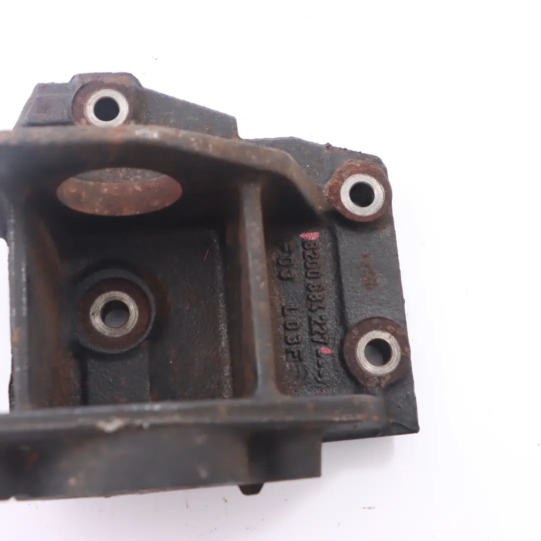 Mk2 Soporte De Eje Delantero para Renault Master con número de pieza 8200684227 Renault Master Mk2 Soporte De Eje Delantero - SKU 8200684227 - Número de pieza 8200684227