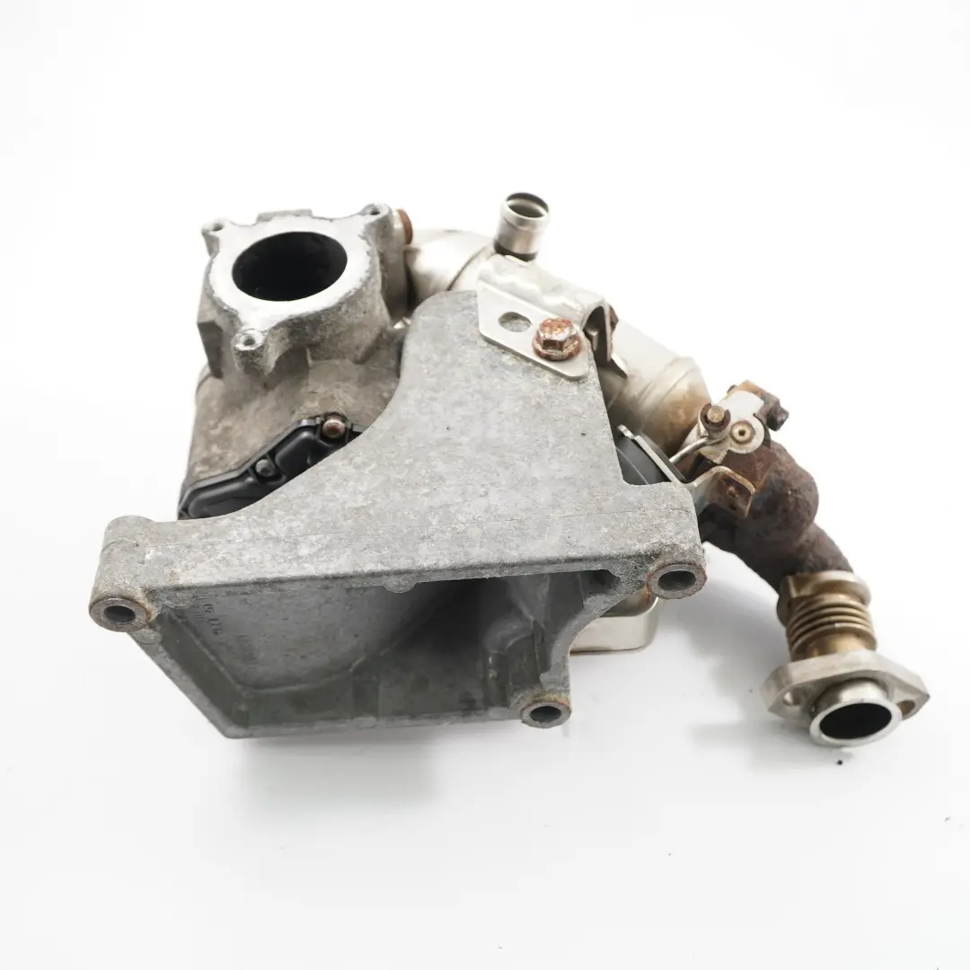 Auspuff ventil kühler Halterung für Renault Master 2 2.5 dCi EGR mit Teilenummer 8200686637 Renault Master 2 2.5 dCi EGR Auspuff ventil kühler Halterung - SKU 8200686637 - Teilenummer 8200686637