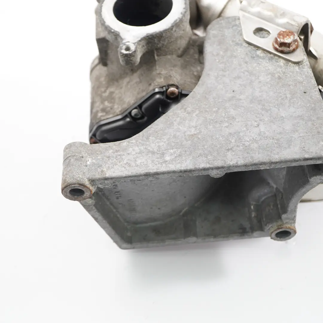 Refrigerador válvula escape EGR Soporte para Renault Master 2 2.5 dCi con número de pieza 8200686637 Renault Master 2 2.5 dCi Refrigerador válvula escape EGR Soporte - SKU 8200686637 - Número de pieza 8200686637