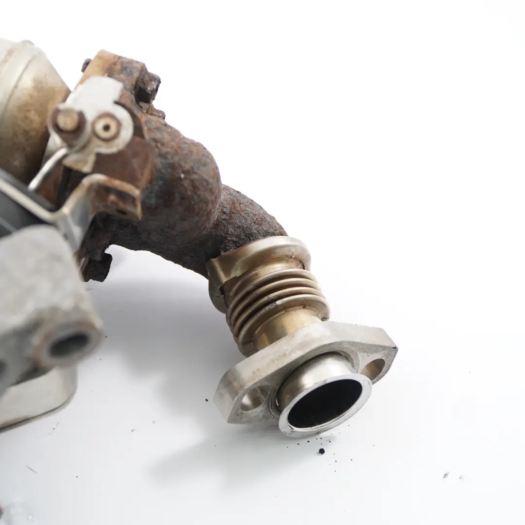 Chłodniczka Spalin EGR Mocowanie do Renault Master 2 2.5 dCi o numerze 8200686637 Renault Master 2 2.5 dCi Chłodniczka Spalin EGR Mocowanie - SKU 8200686637 - Numer Części 8200686637