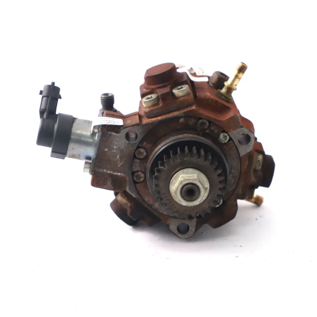 High Pressure Injection Fuel Pump to Renault Trafic II Vivaro A 2.0 DCi with Part number 8200690744 Renault Trafic II Vivaro A 2.0 DCi High Pressure Injection Fuel Pump - SKU 8200690744 - Part number 8200690744