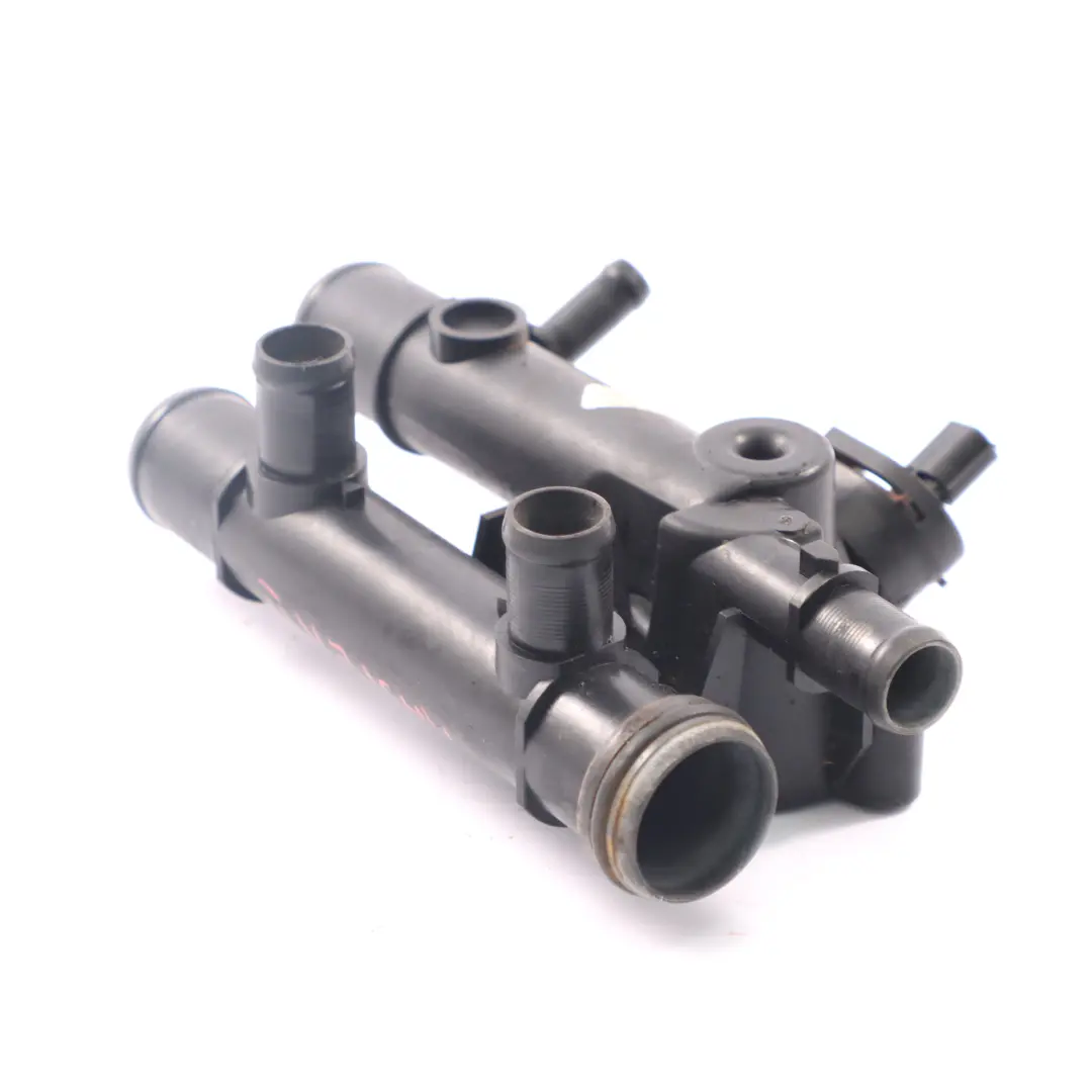 Alloggiamento termostato per Renault Master 2 Opel Movano A 2.5 DCI CDTI con numero di parte 8200709142 Renault Master 2 Opel Movano A 2.5 DCI CDTI Alloggiamento termostato - SKU 8200709142 - Numero di parte 8200709142