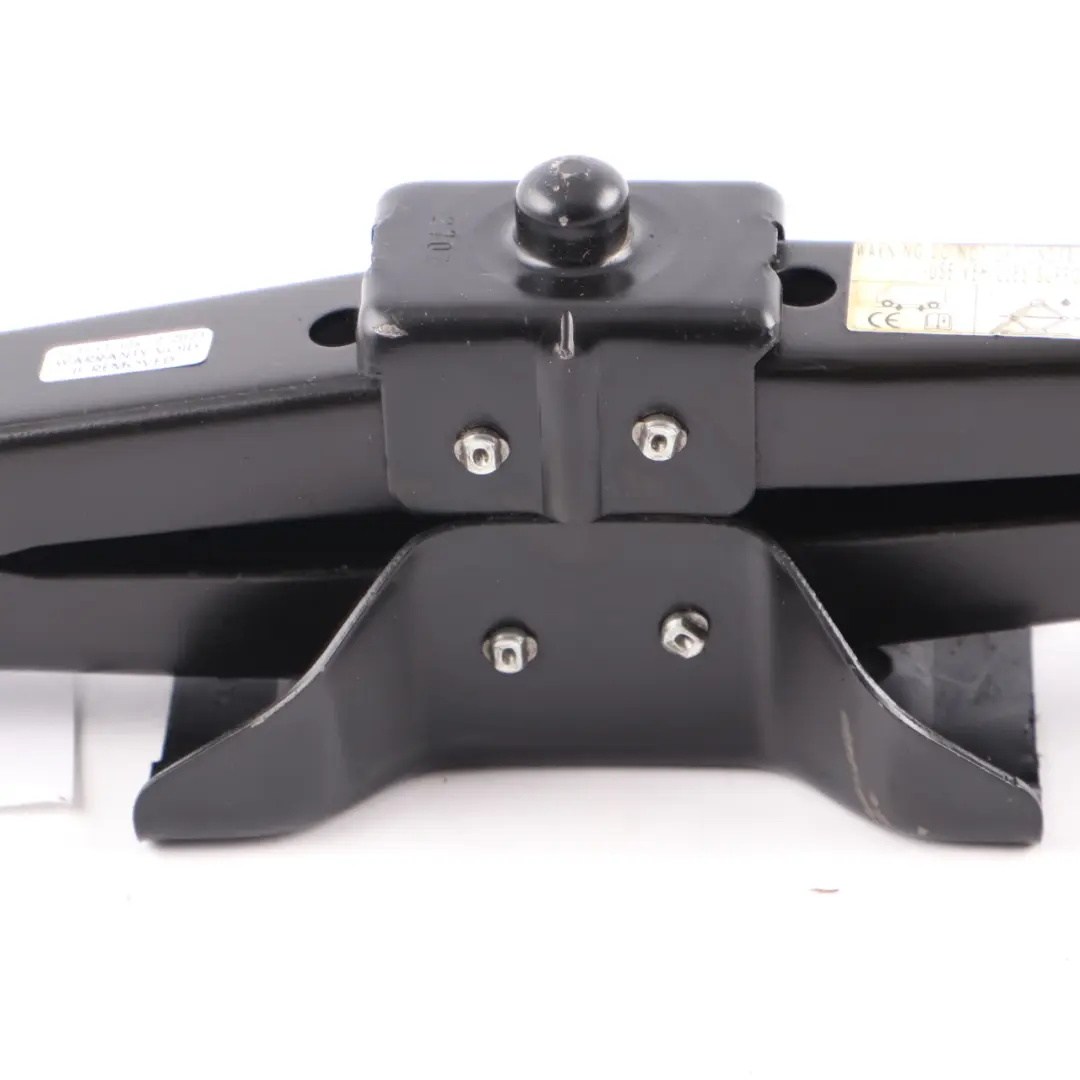 Lifting Jack Emergency Wheel Lift Tool to Renault Master Car with Part number 8200725335 Renault Master Car Lifting Jack Emergency Wheel Lift Tool - SKU 8200725335 - Part number 8200725335