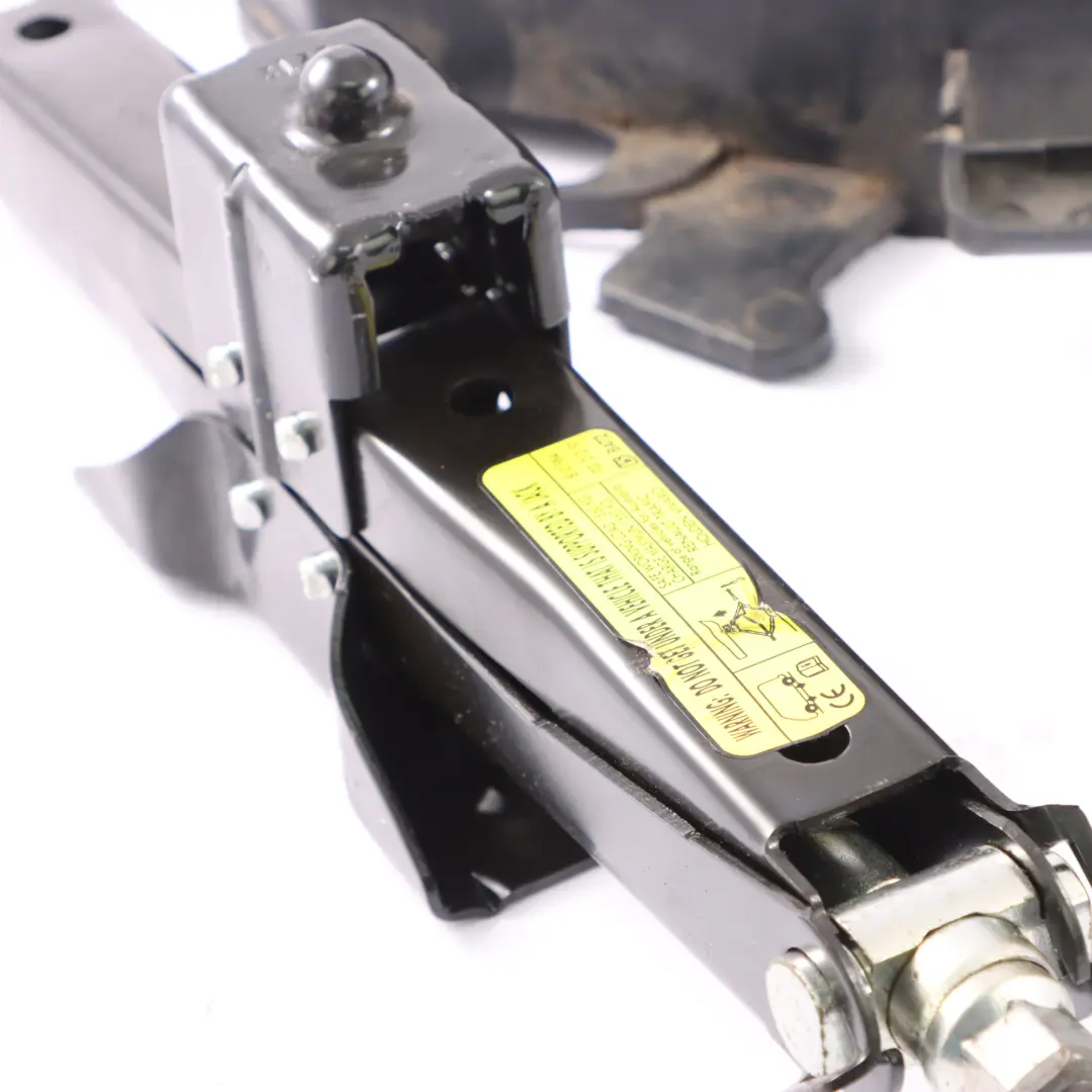 Juego Herramientas Llave Gancho Jack para Renault Trafic Opel Vivaro con número de pieza 8200727771 Renault Trafic Opel Vivaro Juego Herramientas Llave Gancho Jack - SKU 8200727771-1 - Número de pieza 8200727771