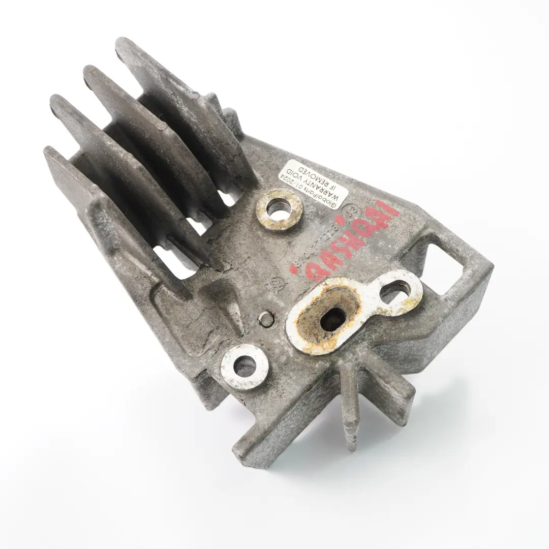 Injector Cold Start Injector Bracket Mount to Nissan Qashqai with Part number 8200771225 Nissan Qashqai Injector Cold Start Injector Bracket Mount - SKU 8200771225 - Part number 8200771225