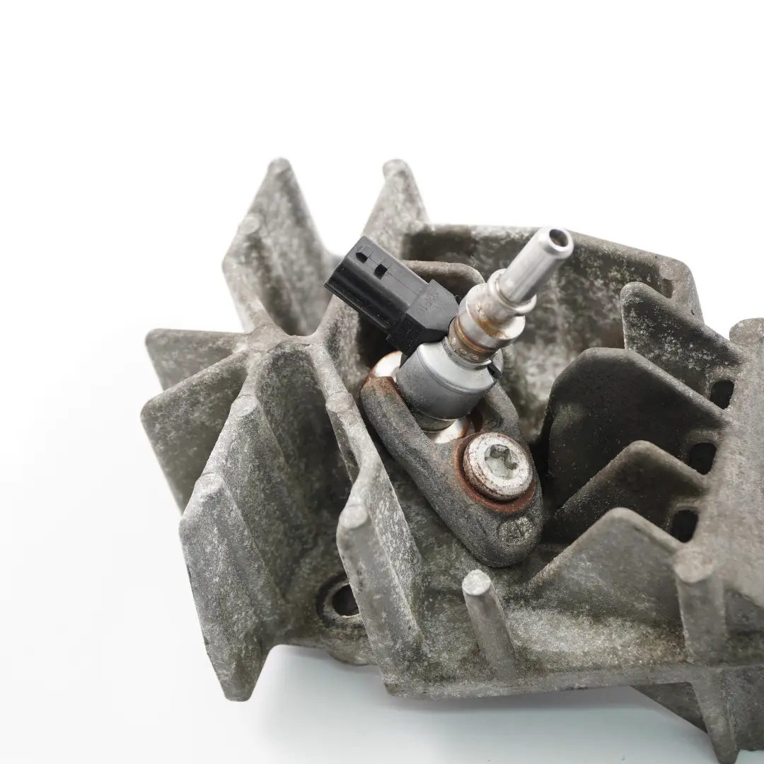 Supporto staffa iniettore avviamento a freddo per Nissan Qashqai con numero di parte 8200771225 Nissan Qashqai Supporto staffa iniettore avviamento a freddo - SKU 8200771225 - Numero di parte 8200771225