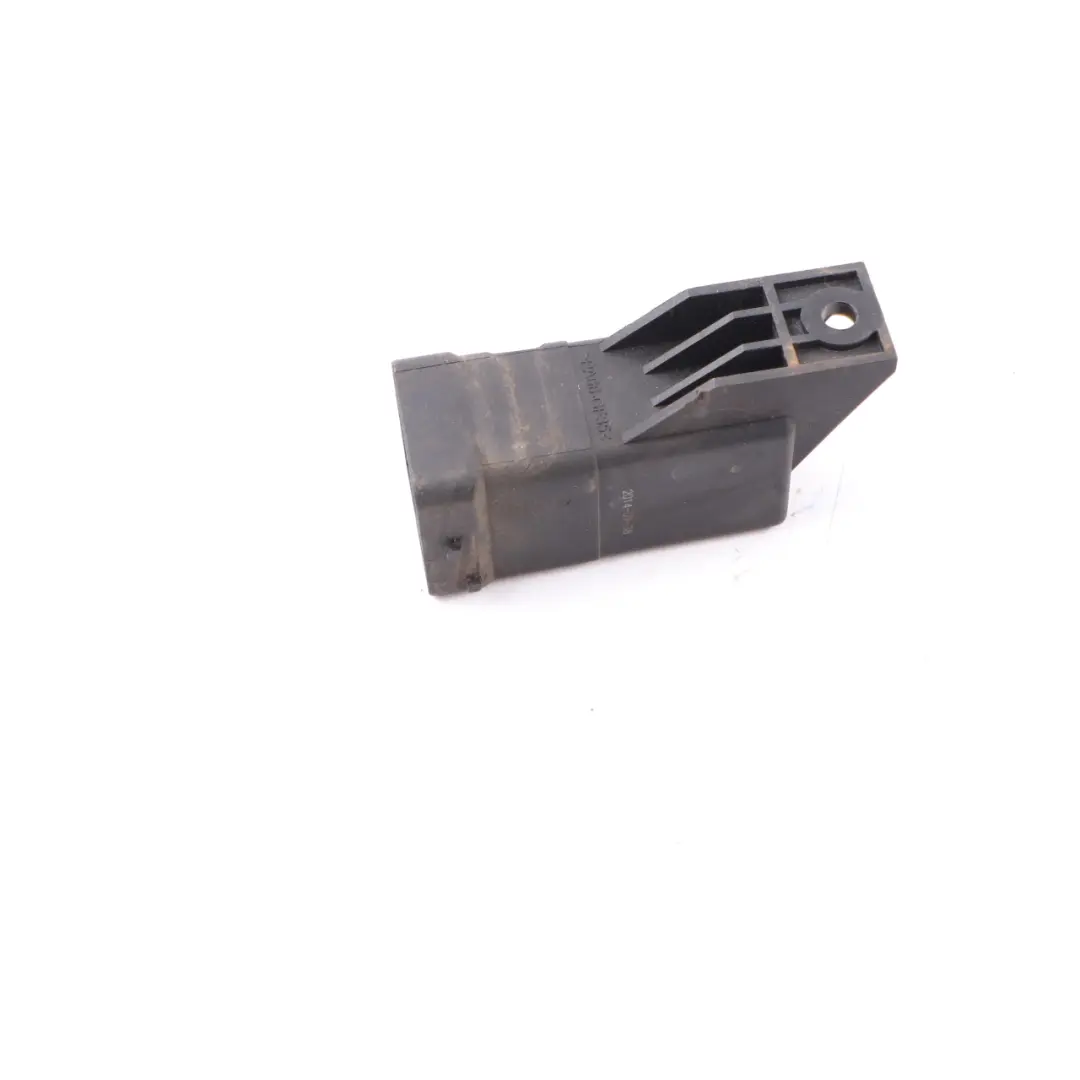 Glow Plug Relay Unit Black to Renault Trafic 3 Vauxhall Vivaro B 1.6 DCI with Part number 8200798585 Renault Trafic 3 Vauxhall Vivaro B 1.6 DCI Glow Plug Relay Unit Black - SKU 8200798585 - Part number 8200798585