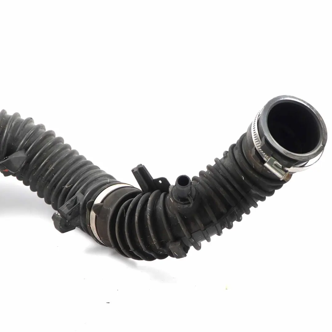 Tubo aspirazione aria turbo per Renault Trafic II Opel Vivaro A 2.0 DCI con numero di parte 8200806067 Renault Trafic II Opel Vivaro A 2.0 DCI Tubo aspirazione aria turbo - SKU 8200806067 - Numero di parte 8200806067