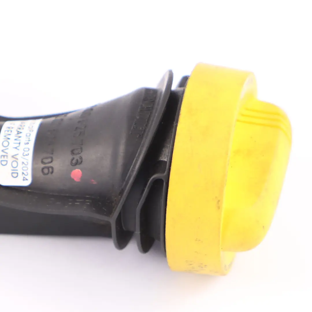 Asta di livello olio motore Tubo guida per Nissan Qashqai J10 con numero di parte 8200825703 Nissan Qashqai J10 Asta di livello olio motore Tubo guida - SKU 8200825703 - Numero di parte 8200825703