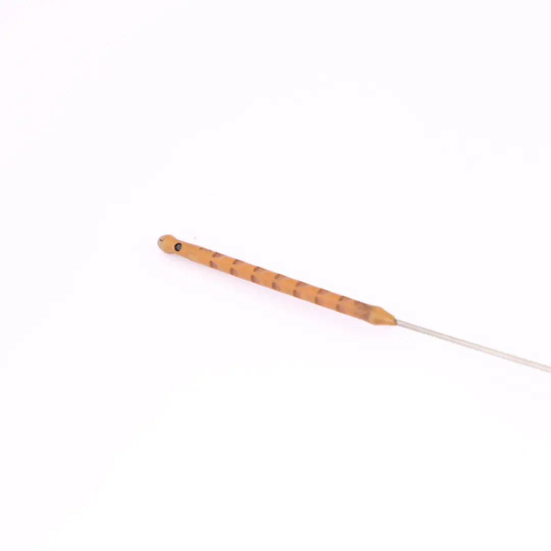 Varilla de nivel de aceite del motor Tubo guía para Nissan Qashqai J10 con número de pieza 8200825703 Nissan Qashqai J10 Varilla de nivel de aceite del motor Tubo guía - SKU 8200825703 - Número de pieza 8200825703