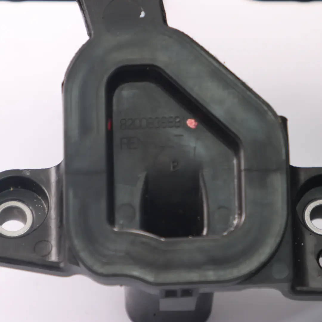 Head Intake Manifold to Renault Trafic II Vivaro A 2.0 DCI Engine Cover with Part number 8200836881 Renault Trafic II Vivaro A 2.0 DCI Engine Cover Head Intake Manifold - SKU 8200836881 - Part number 8200836881