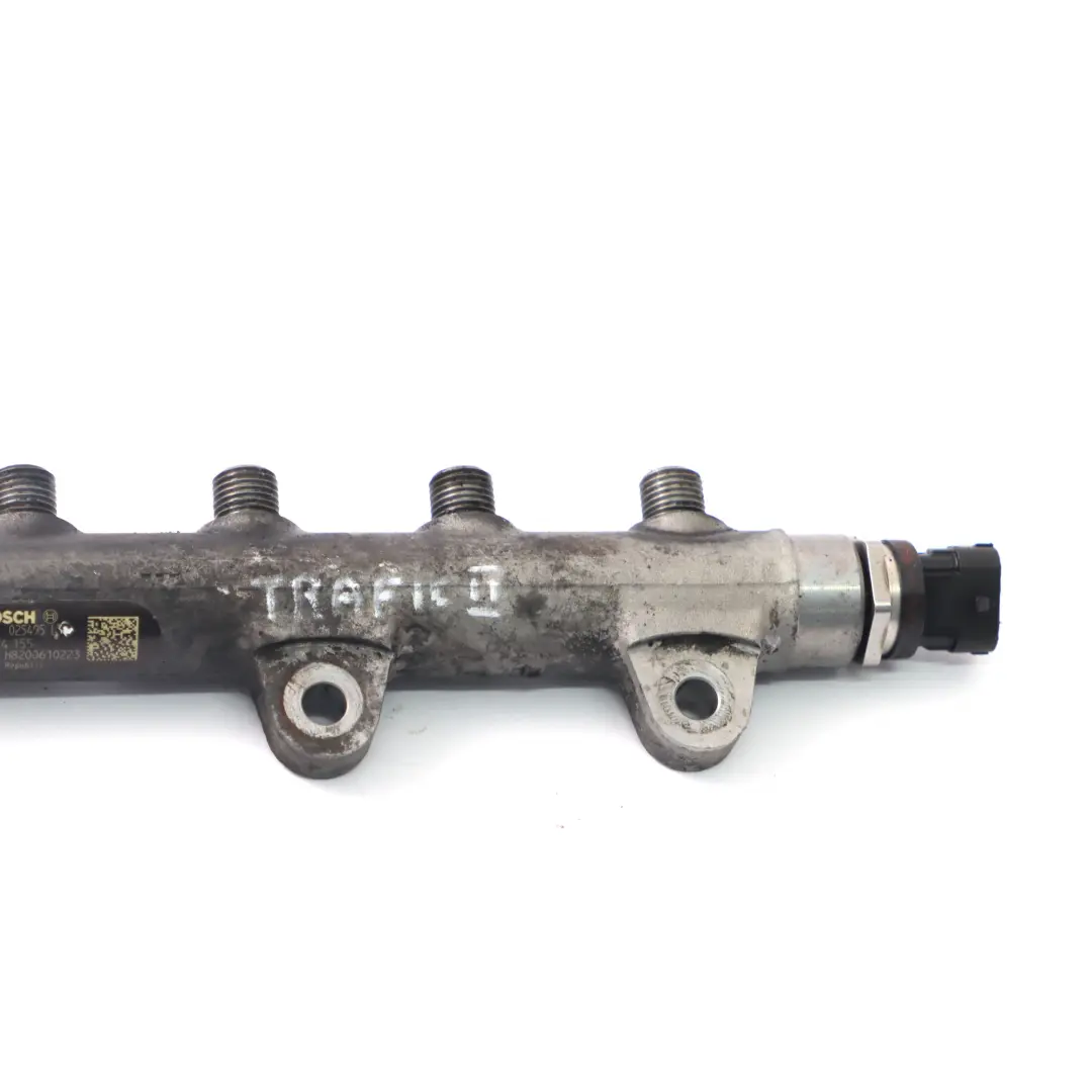 Rail d'injecteur de carburant Renault Trafic II Vivaro A 2.0 DCI CDTI - SKU 8200842432 - Numéro de pièce 8200842432