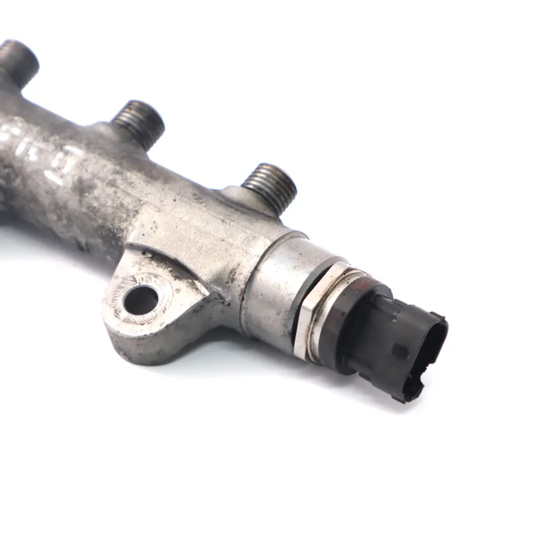 Listwa Wtryskowa Paliwa do Renault Trafic II Vivaro A 2.0 DCI CDTI o numerze 8200842432 Renault Trafic II Vivaro A 2.0 DCI CDTI Listwa Wtryskowa Paliwa - SKU 8200842432 - Numer Części 8200842432