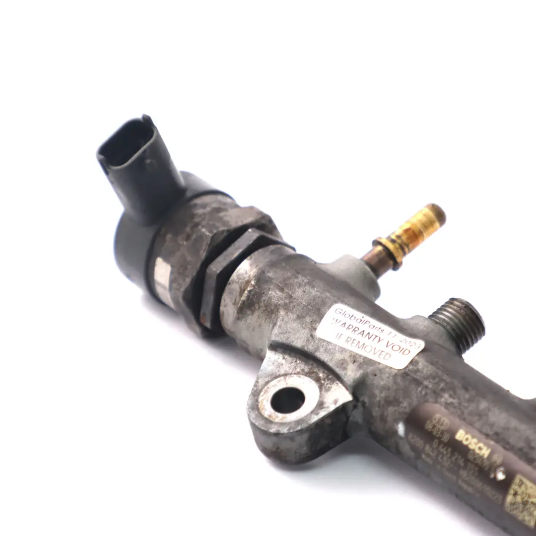 Rail d'injecteur de carburant Renault Trafic II Vivaro A 2.0 DCI CDTI - SKU 8200842432 - Numéro de pièce 8200842432