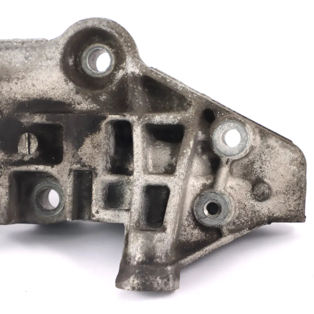 Alternator Support Nissan Qashqai Renault 2.0 dCi Engine Bracket to with Part number 8200881264 Alternator Support Nissan Qashqai Renault 2.0 dCi Engine Bracket - SKU 8200881264 - Part number 8200881264