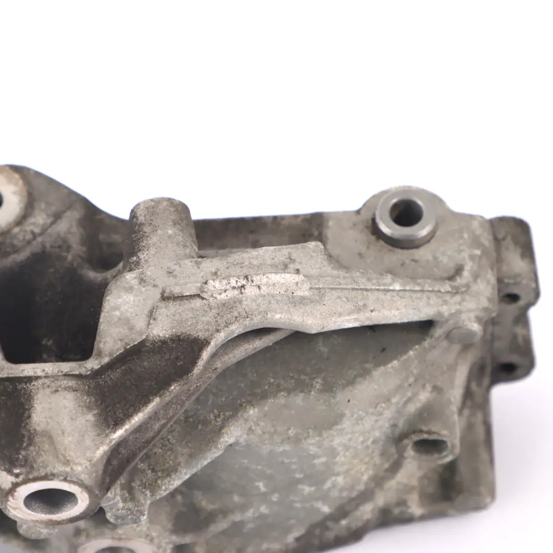 Alternator Support Nissan Qashqai Renault 2.0 dCi Engine Bracket to with Part number 8200881264 Alternator Support Nissan Qashqai Renault 2.0 dCi Engine Bracket - SKU 8200881264 - Part number 8200881264