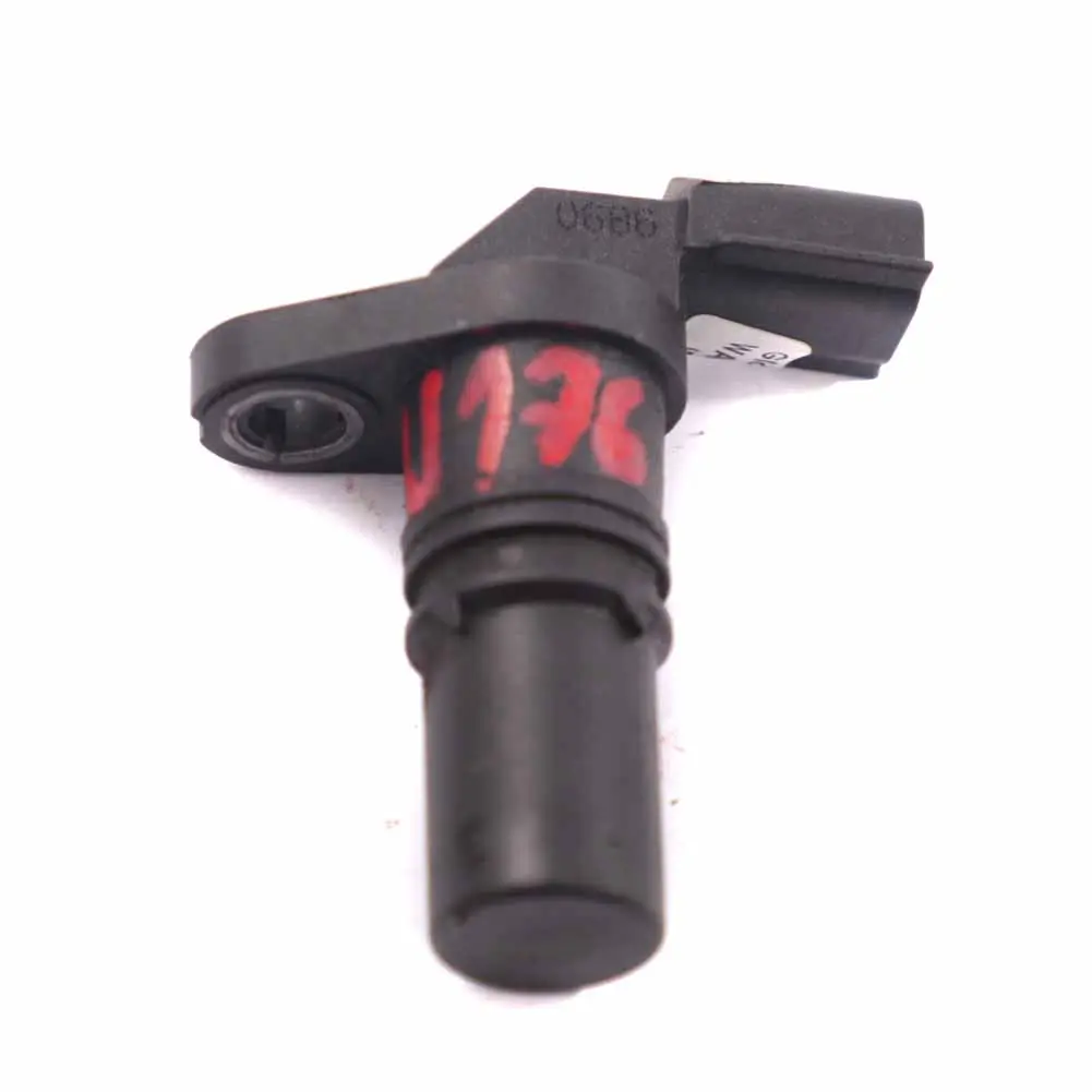 Crankshaft Position Sensor Engine to Mercedes W176 with Part number 8200885209A Mercedes W176 Crankshaft Position Sensor Engine - SKU 8200885209A - Part number 8200885209A