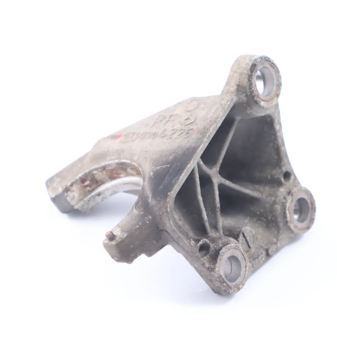 Driveshaft Support Bracket Mount Axle to Renault Master III 2.3 DCi with Part number 8200904226 Renault Master III 2.3 DCi Driveshaft Support Bracket Mount Axle - SKU 8200904226 - Part number 8200904226