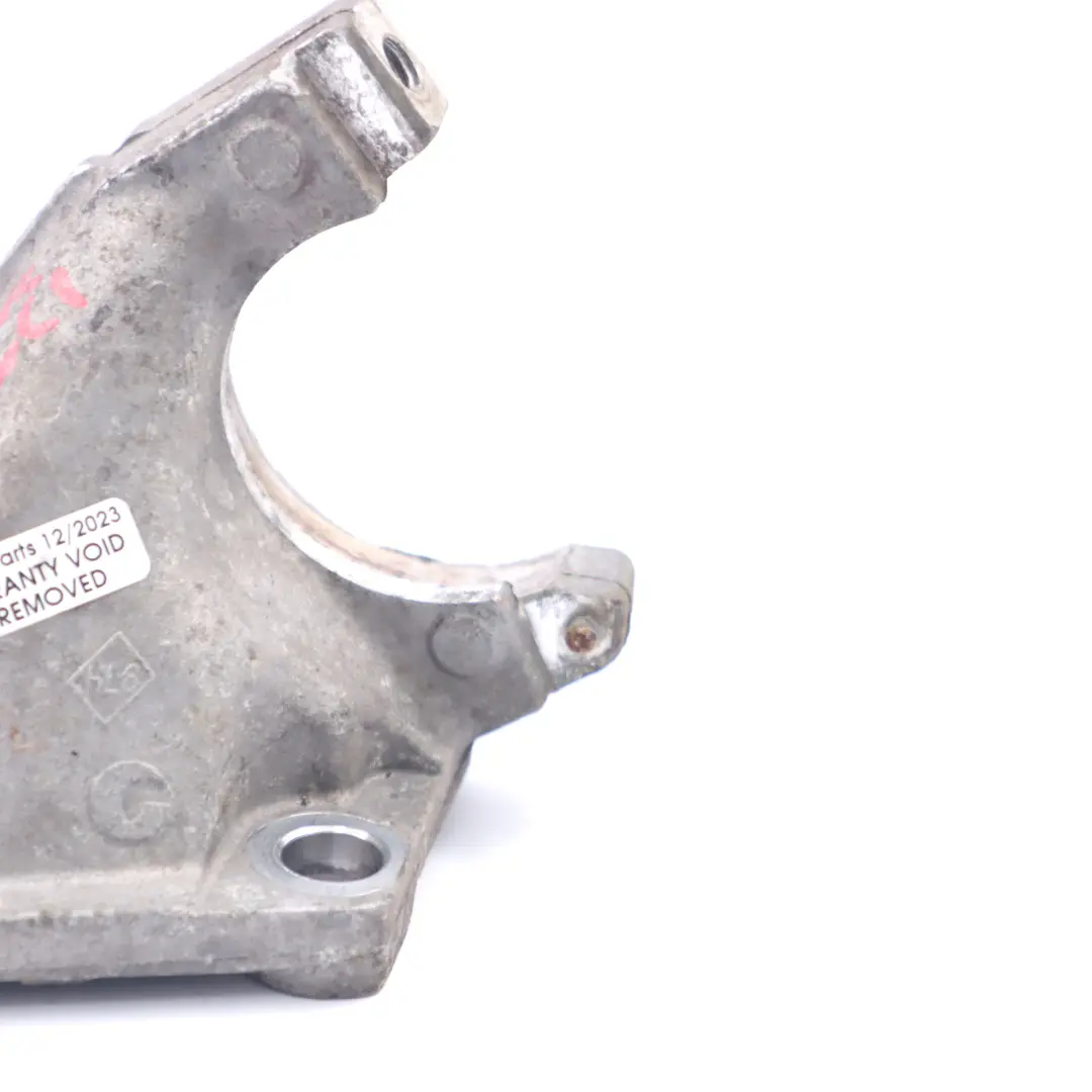 Driveshaft Support Bracket Mount Axle to Renault Master III 2.3 DCi with Part number 8200904226 Renault Master III 2.3 DCi Driveshaft Support Bracket Mount Axle - SKU 8200904226 - Part number 8200904226