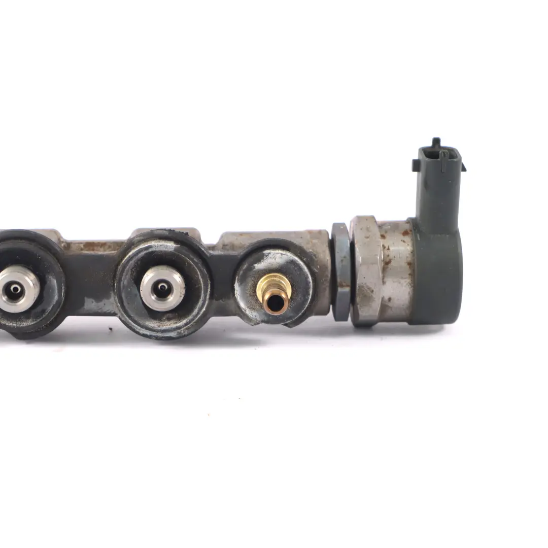 Fuel Rail Nissan Qashqai Juke Renault 2.0 dCi Fuel Injection Rail - SKU 8200942721 - Part number 8200942721
