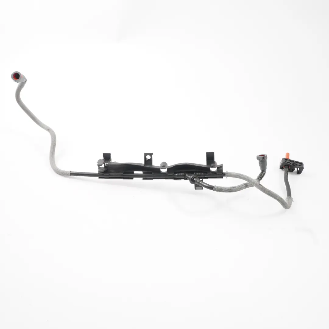 Tubo de combustible diesel para Renault Trafic II Opel Vivaro A 2.0 DCI con número de pieza 8200950286 Renault Trafic II Opel Vivaro A 2.0 DCI Tubo de combustible diesel - SKU 8200950286 - Número de pieza 8200950286