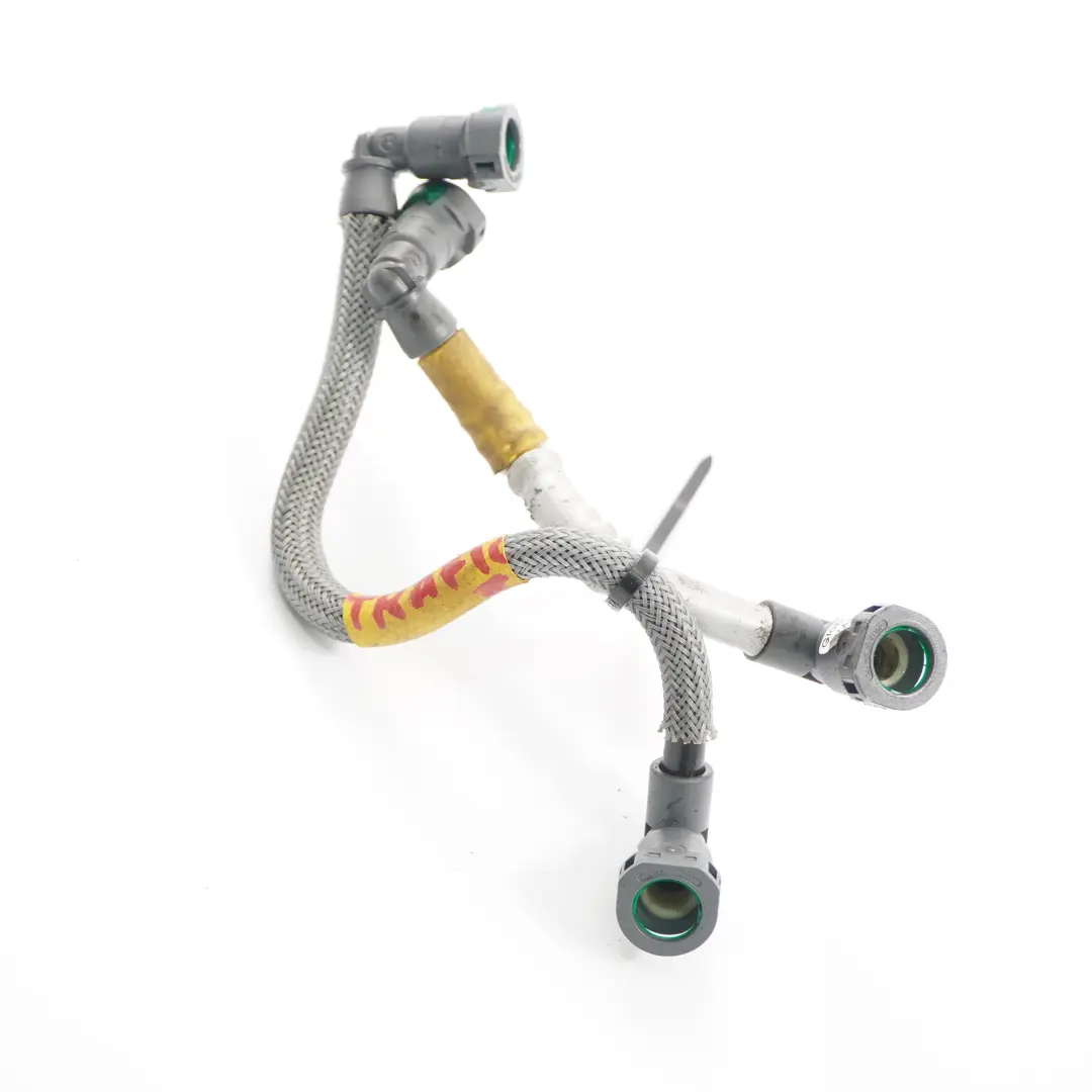 Hose Pipe to Renault Trafic II Opel Vivaro A 2.0 DCI Diesel Fuel Line with Part number 8200971654 Renault Trafic II Opel Vivaro A 2.0 DCI Diesel Fuel Line Hose Pipe - SKU 8200971654 - Part number 8200971654