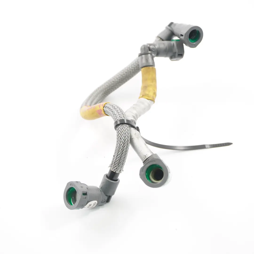 Hose Pipe to Renault Trafic II Opel Vivaro A 2.0 DCI Diesel Fuel Line with Part number 8200971654 Renault Trafic II Opel Vivaro A 2.0 DCI Diesel Fuel Line Hose Pipe - SKU 8200971654 - Part number 8200971654