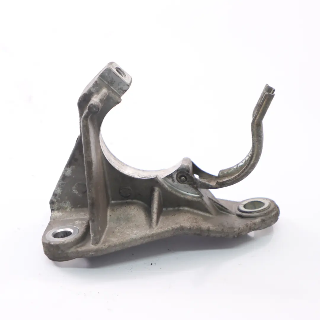 Support d'arbre transmission Renault Scenic III 1.5 dCi Support droit pour à propos du numéro de pièce 8200974845 Support d'arbre transmission Renault Scenic III 1.5 dCi Support droit - SKU 8200974845 - Numéro de pièce 8200974845