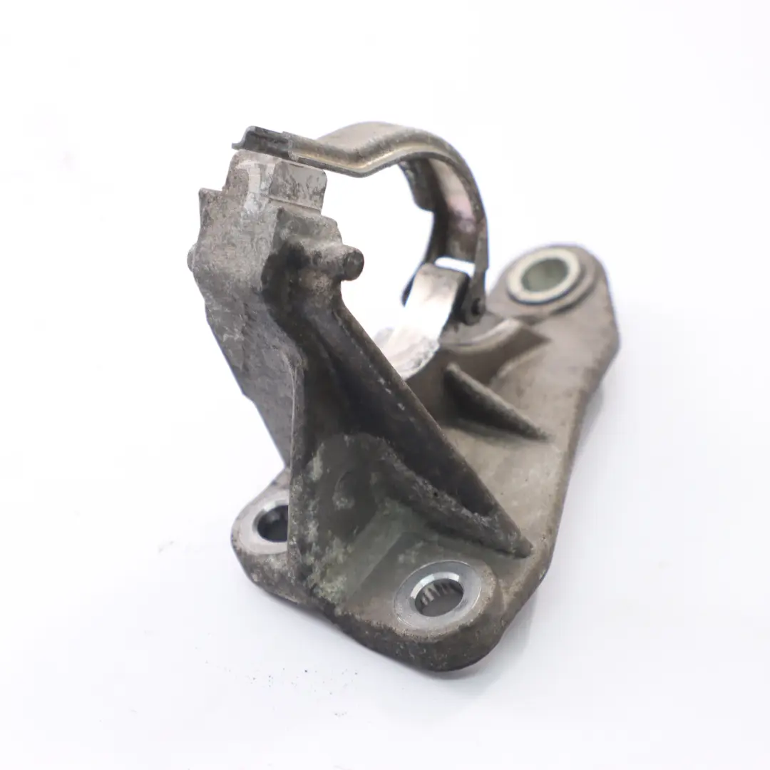 Driveshaft Bracket Renault Scenic III 1.5 dCi Right Support Mount to with Part number 8200974845 Driveshaft Bracket Renault Scenic III 1.5 dCi Right Support Mount - SKU 8200974845 - Part number 8200974845