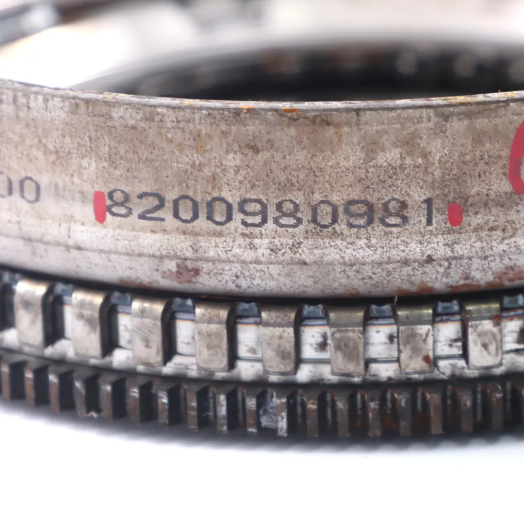 Dacia Duster 1.5 DCi Volante para Renault Clio IV MEgane III con número de pieza 8200980981 Renault Clio IV MEgane III Dacia Duster 1.5 DCi Volante - SKU 8200980981 - Número de pieza 8200980981