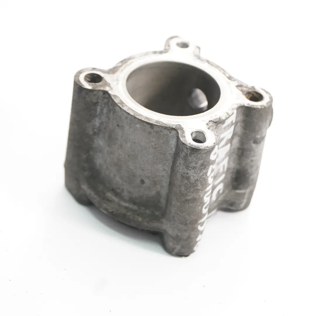 Brida Tubo de Aspiración para Renault Trafic II Opel Vivaro A 2.0 DCI con número de pieza 8201001358 Renault Trafic II Opel Vivaro A 2.0 DCI Brida Tubo de Aspiración - SKU 8201001358 - Número de pieza 8201001358