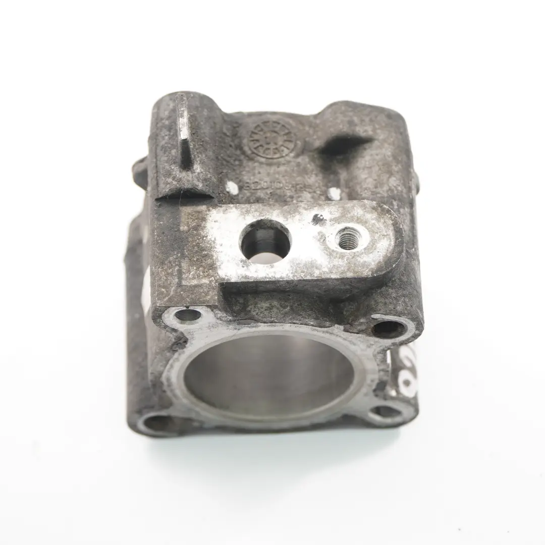 Łącznik Dolot EGR do Renault Trafic II Vivaro 2.0 DCI o numerze 8201001358 Renault Trafic II Vivaro 2.0 DCI Łącznik Dolot EGR - SKU 8201001358 - Numer Części 8201001358