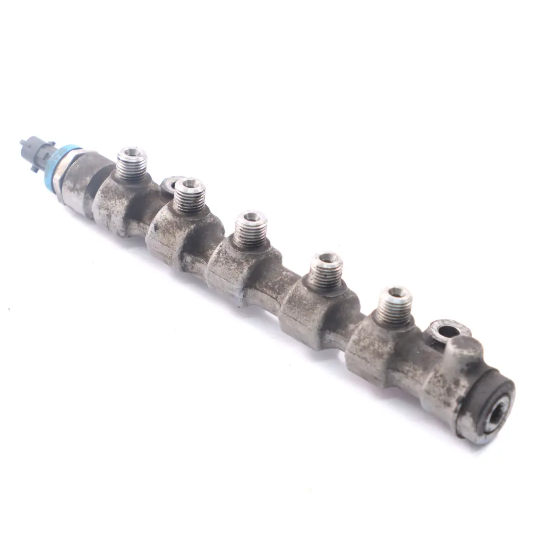 Renault Master 2 Opel Movano A 2.5 DCI CDTI Rail d'injection - SKU 8201003197 - Numéro de pièce 8201003197