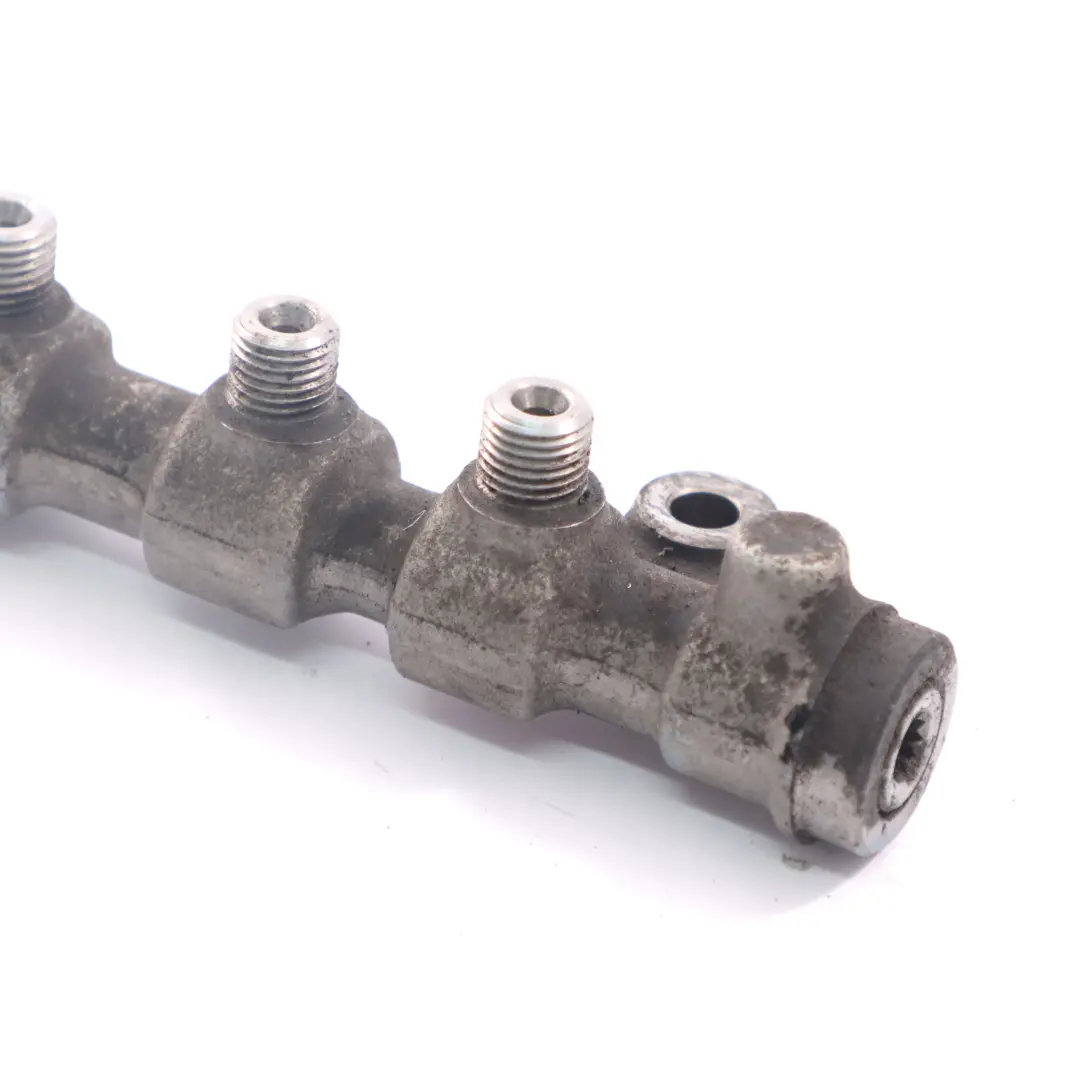 Kraftstoff Einspritz leiste für Renault Master 2 Opel Movano A 2.5 DCI mit Teilenummer 8201003197 Renault Master 2 Opel Movano A 2.5 DCI Kraftstoff Einspritz leiste - SKU 8201003197 - Teilenummer 8201003197