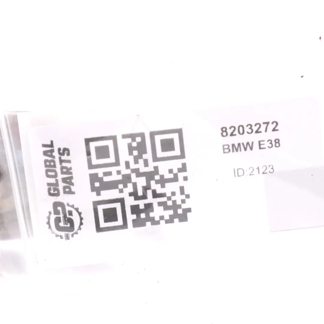 Zawias Maski Silnika Prawy Przód do BMW E38 o numerze 8203272 BMW E38 Zawias Maski Silnika Prawy Przód - SKU 8203272 - Numer Części 8203272
